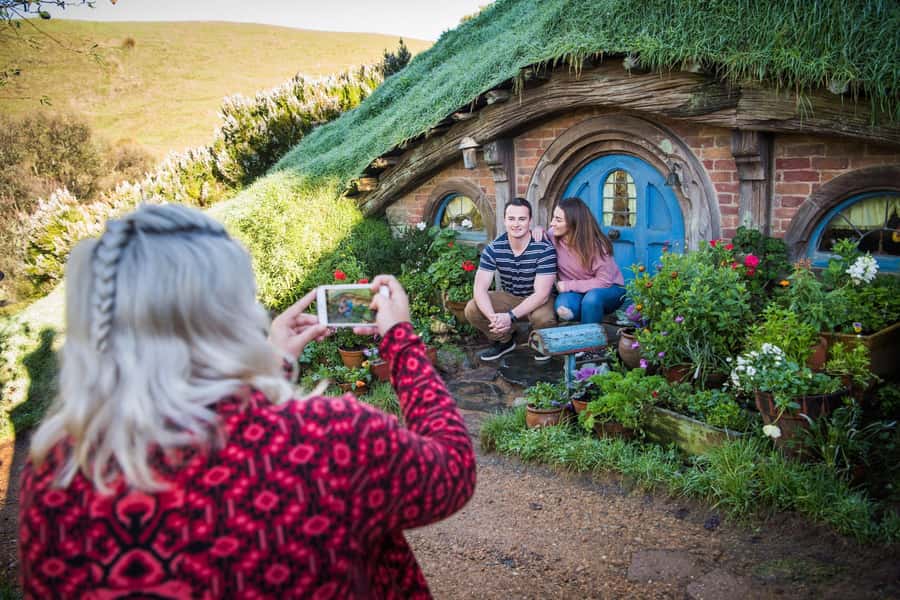 Hobbiton Movie Set: Guided Tour Ticket - Hobbiton’s Main Stops: Hobbit Holes, the Mill, and Scene Locations