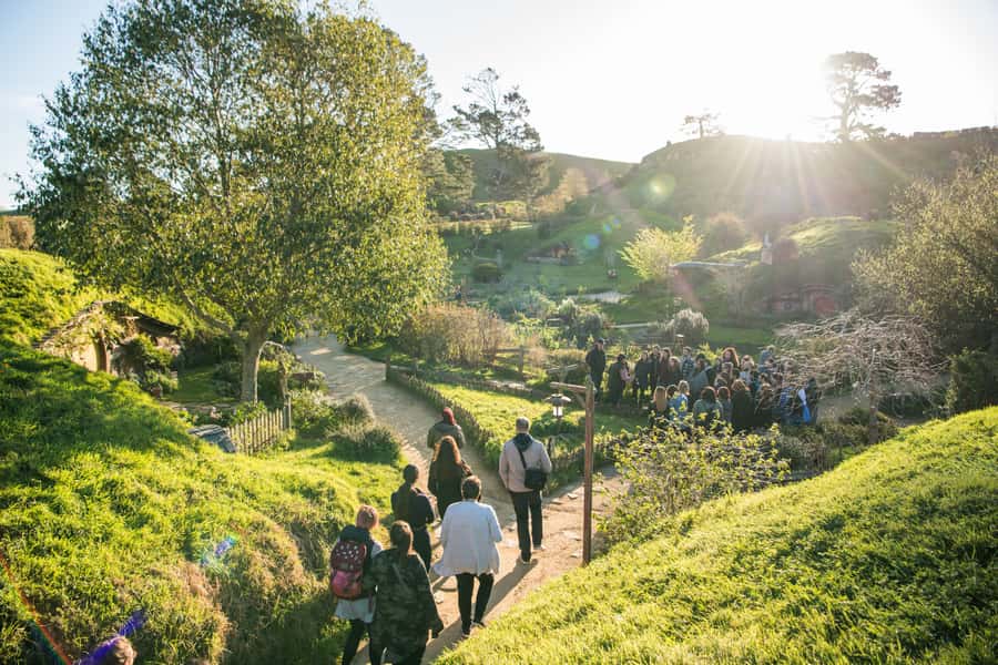 Hobbiton Movie Set: Guided Tour Ticket - Green Dragon Inn: The Included Beverage Stop That Closes Strong