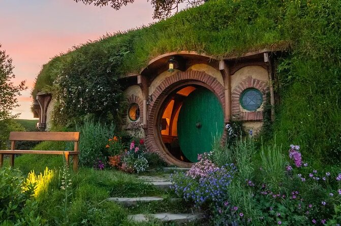 Hobbiton Movie Set Small Group Private Transfer from Auckland - Timing: how 8 to 9 hours plays with Hobbiton check-in