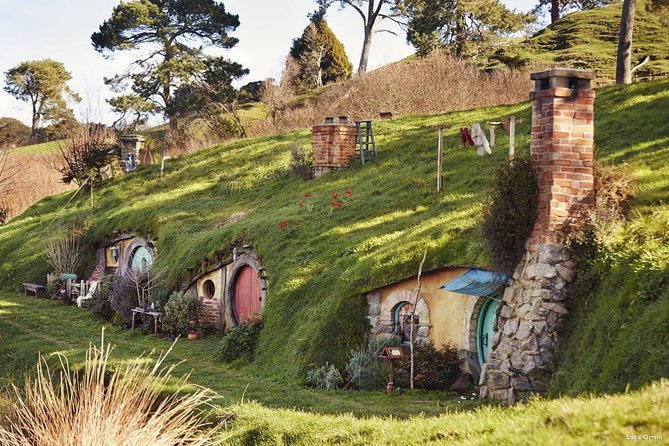 Hobbiton Movie Set tour & Glowworm Cave day tour - Why This Hobbiton and Waitomo Day Trip Works So Well