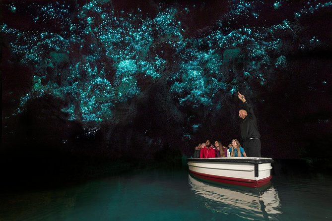 Hobbiton Movie set & Waitomo Caves Small Group Tour From Auckland - The 6:00 am start, and how the day pacing actually works