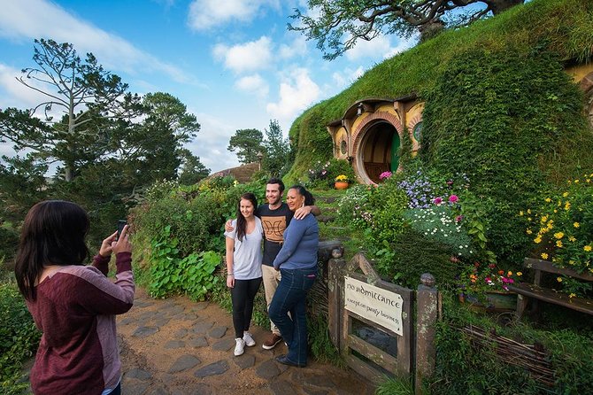 Hobbiton & Waitomo Caves Small Group Tour from Auckland inc Lunch - Waitomo Glowworm Caves: Formations First, Then the Night-Light