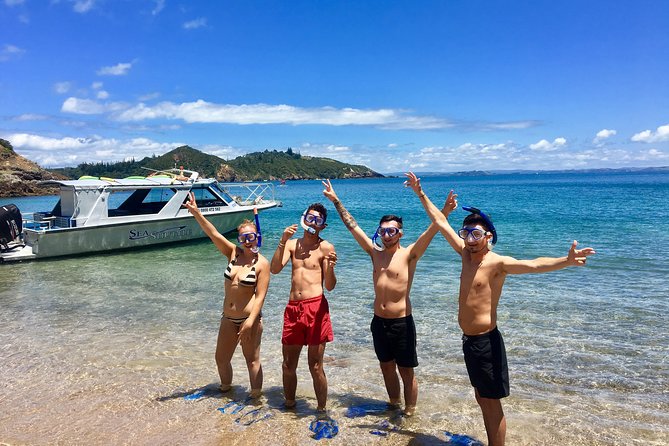 Hole in the Rock Cruise & Island Tour - with two island stopovers - Boat Comfort, Group Size, and How the Crew Keeps It Easy