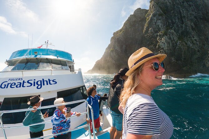 Hole in the Rock Scenic Cruise including Dolphins and Island stop - A half-day plan that fits Bay of Islands timing