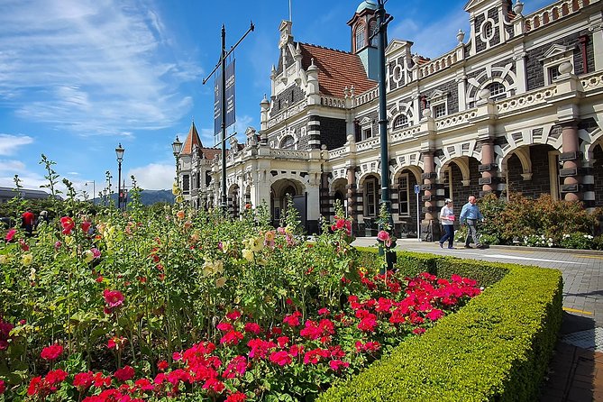 Iconic Shore Excursion: Dunedin City Highlights Tour - Otago University quick walk, then Olveston gardens