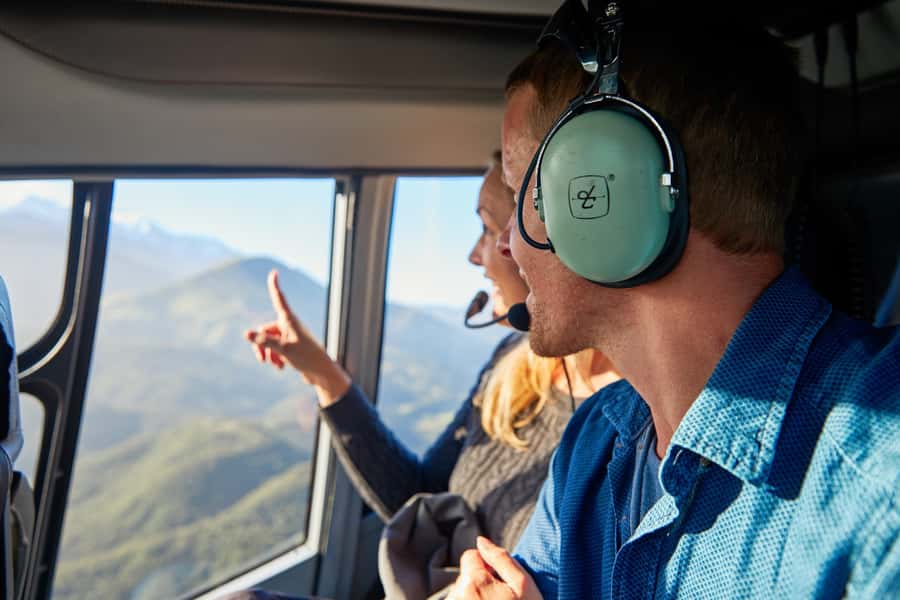 Kaikōura: 45-Minute Whale Watching Helicopter Tour - Seaward Kaikōura Mountain Ranges Landing: The Rare Part You Can’t Imitate