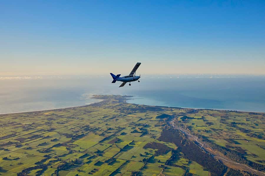 Kaikoura: Extended Flight Whale Watching & Mountain Tour - Should you book this Kaikōura whale watching flight?