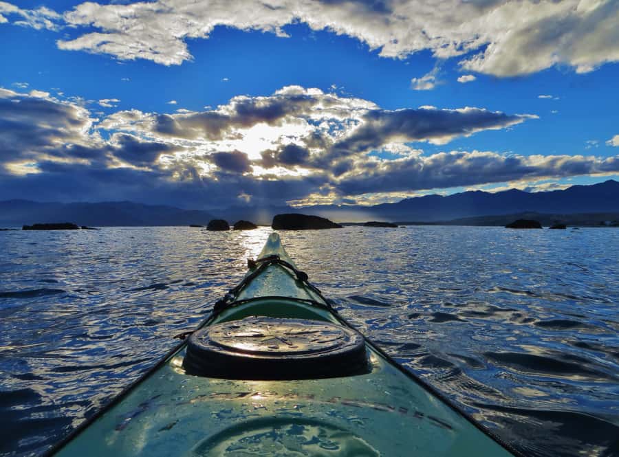 Kaikoura: Sunset Evening Kayaking Tour - Where Maori and whalers history fits into your paddle