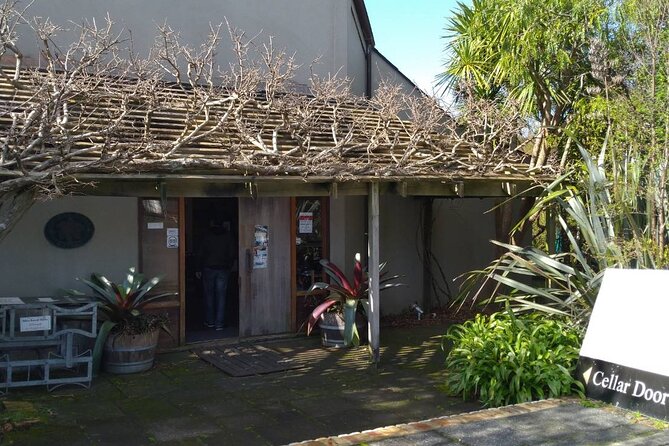 Kumeu Winery Boutique Tour with Gourmet Lunch from Auckland - Who This Tour Suits (and Who Might Want Something Else)