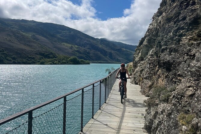 Lake Dunstan Cycleway Bike Rental And Return Shuttle - History Boards Along the Way: Goldrush to New Zealand’s Largest Dam