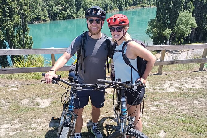 Lake Dunstan Cycleway Bike Rental And Return Shuttle - Stops That Break Up the 42 km: Winery, Burger & Coffee Afloat, and Clyde Drinks