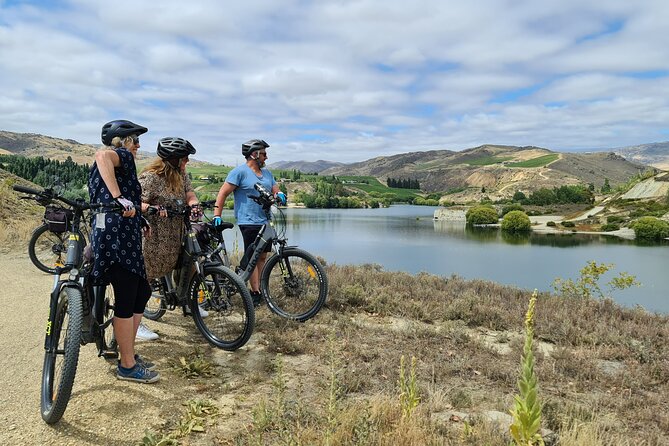 Lake Dunstan E Bike Trail Activity - Entering The Lake Dunstan Trail: 42km Of Built-For-Riding Scenery