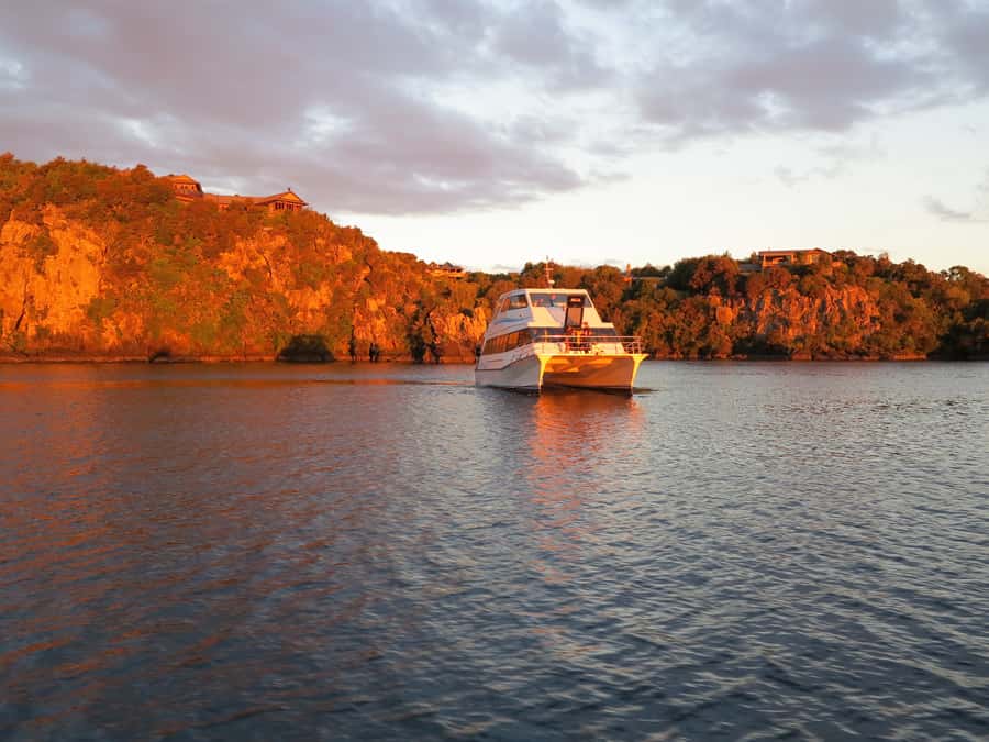 Lake Taupo: 1.5-Hour Maori Rock Carvings 5:00 PM Cruise - Seeing the Māori Rock Carvings: what they are and why they work from the lake