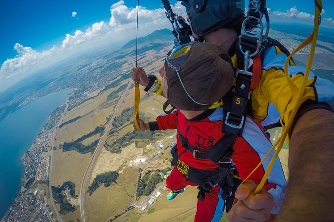 Lake Taupo 12,000-Foot Tandem Skydiving - Freefall timing and speed: what 40 seconds feels like