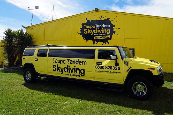 Lake Taupo 12,000-Foot Tandem Skydiving - Parachute descent: the calm contrast over Taupo and Tongariro