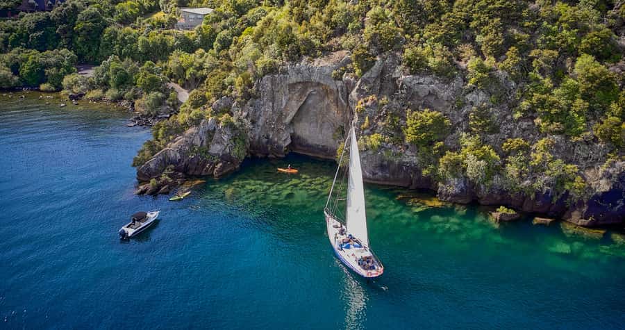 Lake Taupo: Classical Sailing to the Māori Rock Carvings - Why the Māori Rock Carvings need a boat ride