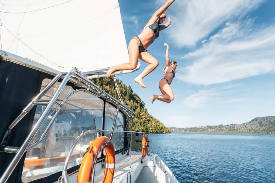 Lake Taupo: Luxury Sailing Catamaran to Māori Rock Carvings - FAQ