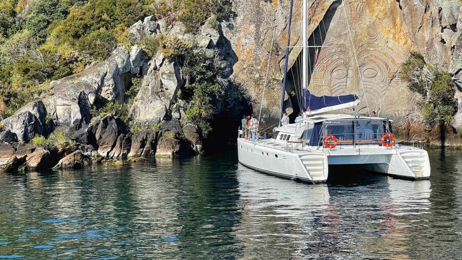 Lake Taupo: Luxury Sailing Catamaran to Māori Rock Carvings - Tips to get better photos, better seats, and a calmer day on the lake