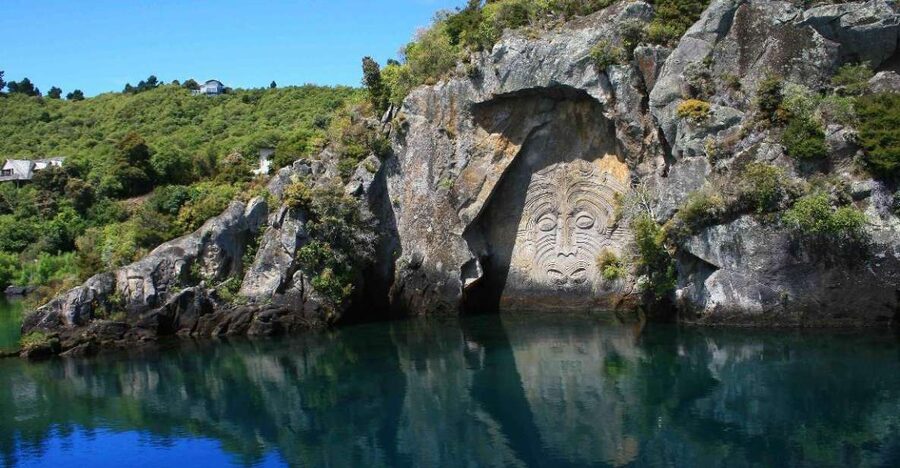 Lake Taupo: Maori Rock Carvings 10.30 AM 1.5-Hour Cruise - Weather and sea conditions: the reality check that can change the itinerary
