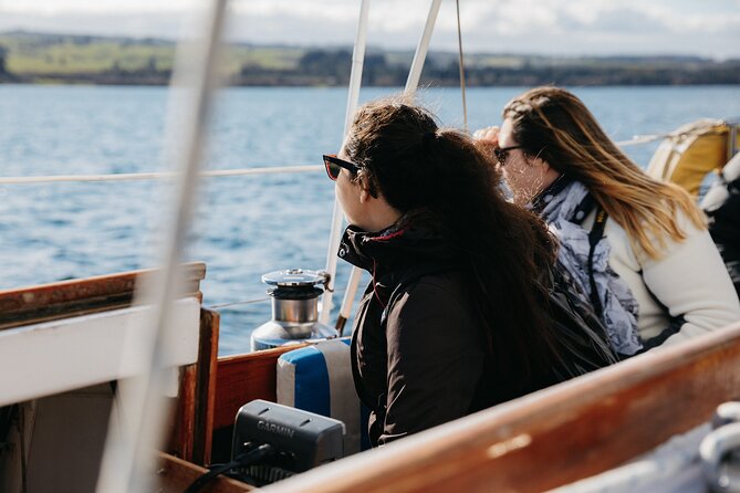 Lake Taupō Private Day Tour from Auckland to Māori Rock Carvings - Huka Falls: where hydro power looks loud and real