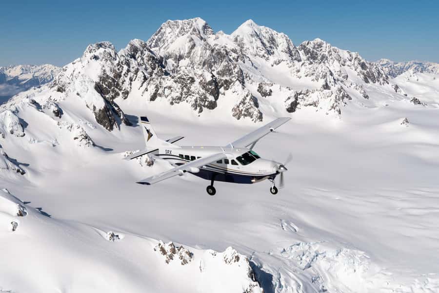 Lake Tekapo: 50-Minute Mount Cook and Beyond Scenic Flight - Crossing into Westland National Park for Fox and Franz Josef