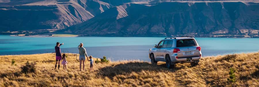 Lake Tekapo: Glaciers, Mountains, and Landscapes Scenic Tour - Tea, Snacks, and Musterer’s Hut Pause in the Open Air