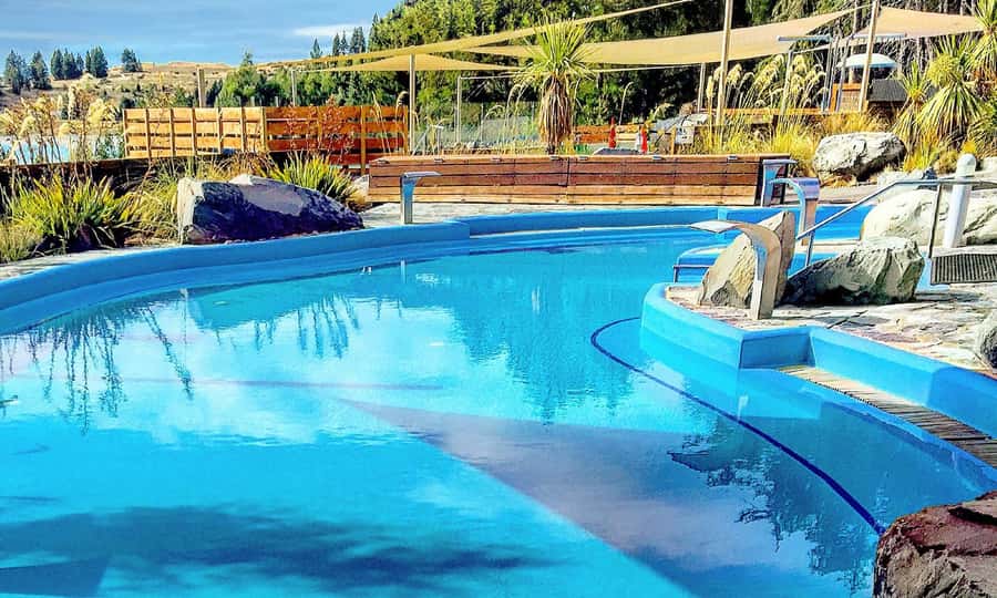 Lake Tekapo: Single Day Multiple Entry Pass for Hot Pools - What can affect your experience: closures, noise, and crowds