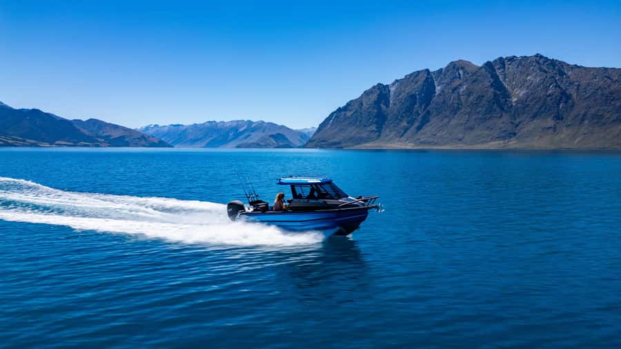 Lake Wakatipu: 3 Hour Fishing Adventure by Boat - Queenstown alpine views, with fish time built around the scenery