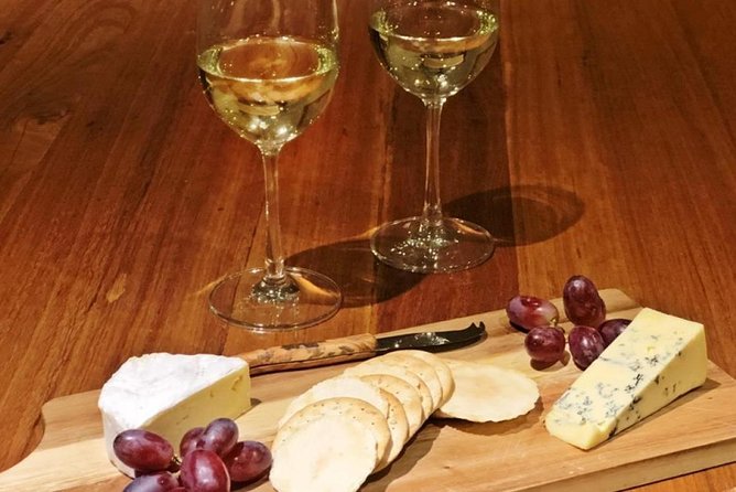 Lake Wanaka 1-Hour Cruise Including Wine and Cheese - Why this 5:30 pm cruise fits Wanaka so well