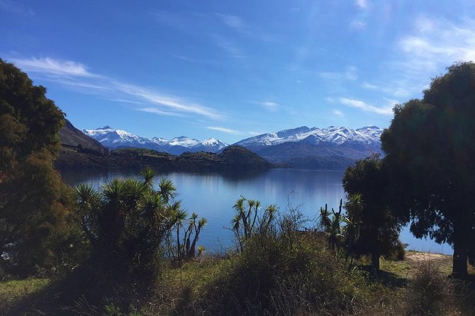 Lake Wanaka 1-Hour Cruise Including Wine and Cheese - Sunset and wind: how to get the best views in real life