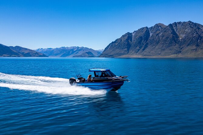 Lake Wānaka: 3 hour Fishing Adventure by Boat - Lake Wānaka scenery that actually fits a fishing trip