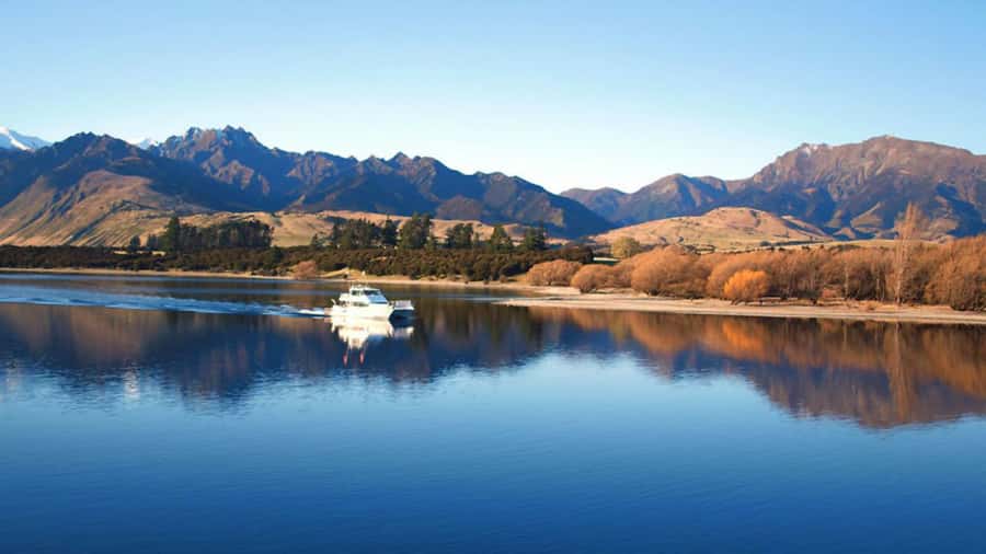 Lake Wanaka Happy Hour Cruise - The 1-hour cruise itself: what you actually do on the water