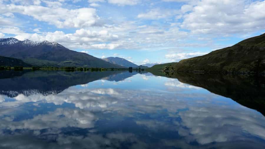 Lake Wanaka Happy Hour Cruise - Crew and captain energy: what to expect from the hosting style