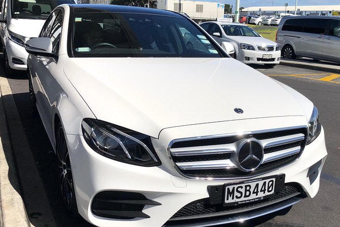 Luxury Airport transfers in Auckland - Who this Auckland transfer suits best