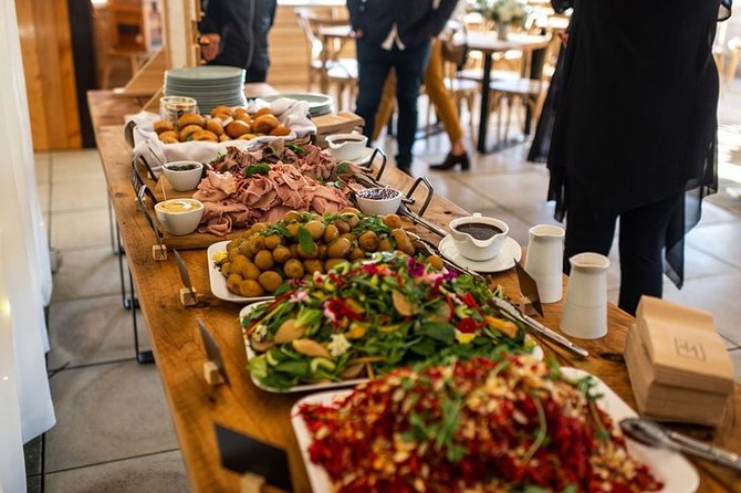 Luxury Private Auckland Wine & Beach Tour with Lunch - Soljan’s Estate Winery: family-run finishing tastings in Waimauku
