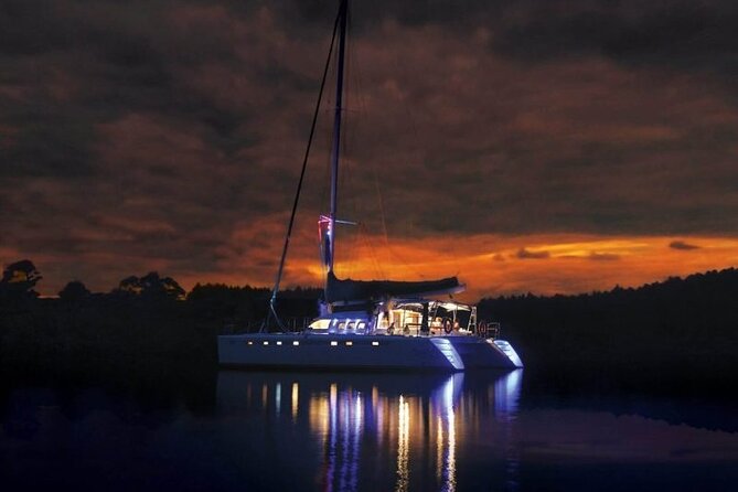 Luxury Sailing - Māori Rock Carvings - Taupo Sailing Adventures - Onboard drinks, beanbags, and the kind of comfort that saves your budget