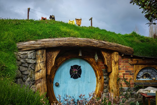 Luxury Small group tour from Auckland to Hobbiton Movie Set - What’s Included on Board (And What You’ll Need to Plan For)