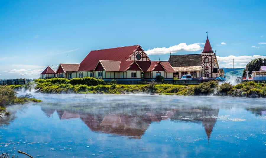 Maori Culture Small Group Afternoon Tour including Te Puia - Te Puia guided tour: Maori culture you can actually see