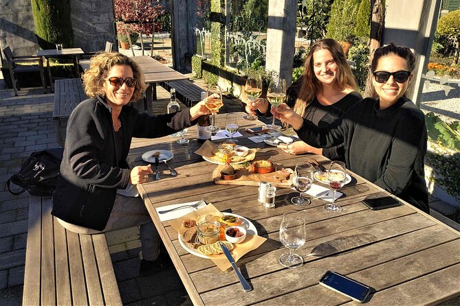Marlborough Winery Tour - A Day of Cuisine & Wine 6hrs - Guides like Chris and Bill, and why their style matters