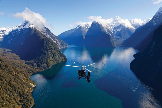 Milford and Fiordland Highlights Tour by Helicopter from Queenstown - Shared or private helicopter: how the experience changes