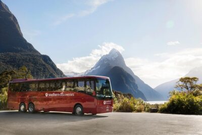 Milford Sound Coach and Cruise Tour from Queenstown with Flyback