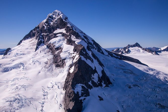 Milford Sound Glacier Flight & Cruise from Wanaka - Meet at Wanaka airport, park for free, and keep the whole day tight