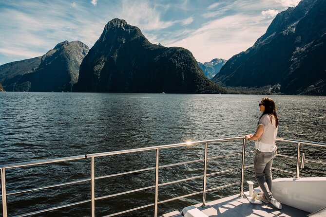 Milford Sound Luxury Lunch Cruise onboard The Fiordland Jewel - Getting there on schedule: check-in timing that keeps things easy