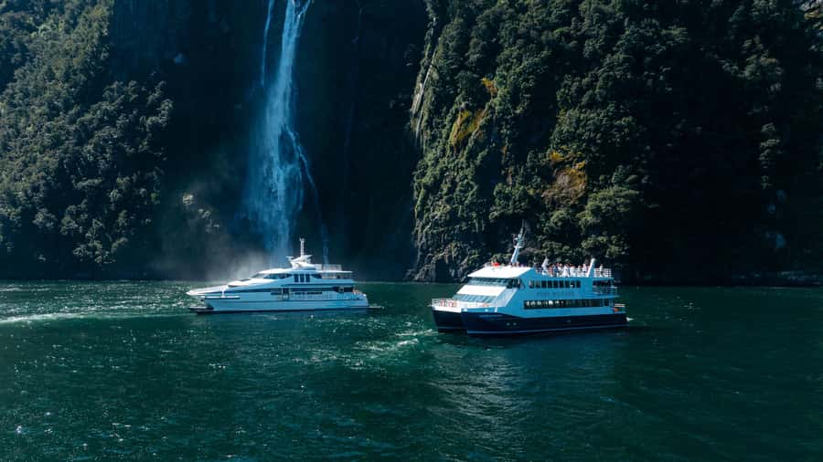 Milford Sound: Nature Cruise on a Modern Catamaran - Your 105 Minutes on the Water: The Pace and the Payoff