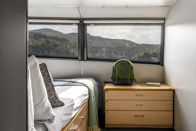Milford Sound Overnight Cruise Fiordland Jewel - How the guide time makes the fjord feel real