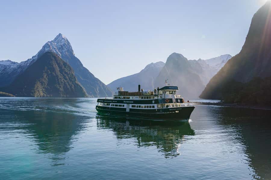Milford Sound: Wildlife & Nature Cruises - Milford Sound by boat: what you can really expect