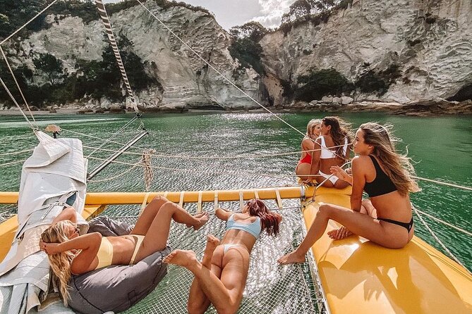 Morning Glory Chilled out Sail (3.5hrs) - Up to 12 people on a wind-powered boat: why the group size matters