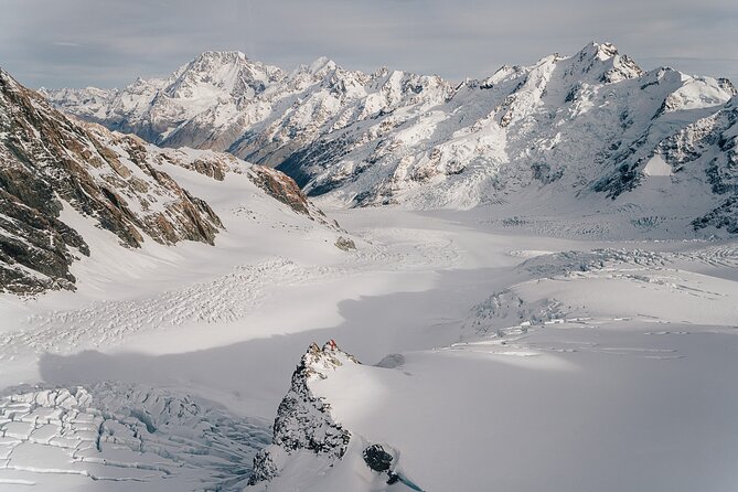 Mount Cook and The Glaciers 55-Minute Helicopter Flight - The snow landing: the part that turns photos into memories