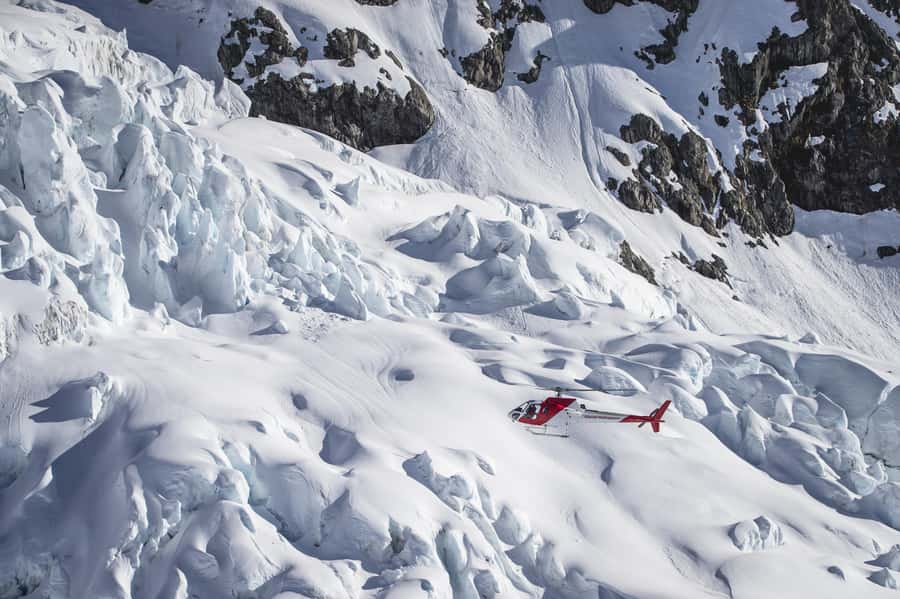 Mount Cook: Helicopter Flight with Alpine Landing - From Aoraki / Mount Cook Village to Lift-Off
