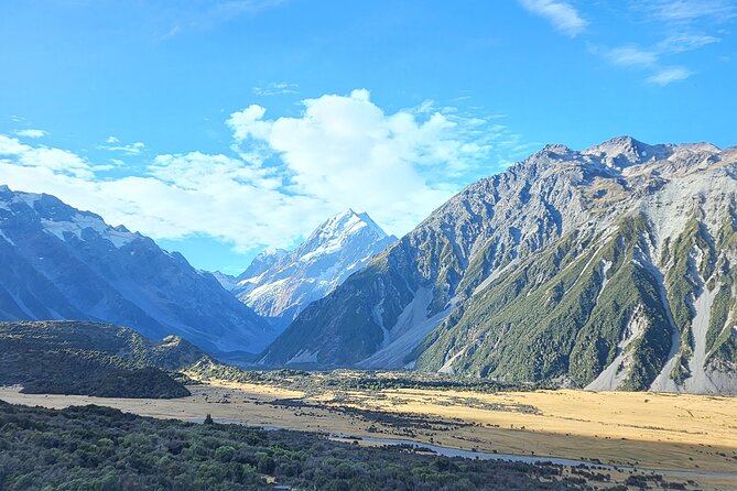 Mount Cook & Lake Tekapo Day Tour from Christchurch with Lunch - Lake Pukaki: the shorter stop with the biggest photo payoff